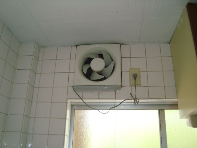 加賀野コーポⅠのキッチン|キッチン換気扇