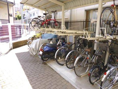 【駐車場】 | ジュネス南池袋　※7/6退去 | 駐輪場は敷地内・屋根付きで安心