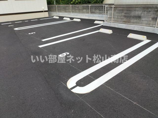 【駐車場】 | LAYOVER
