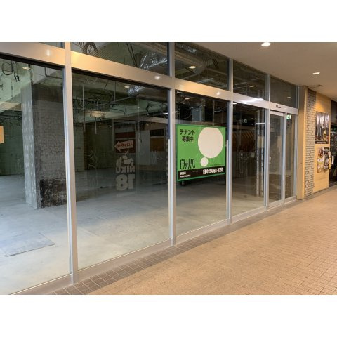 パステルパーク　路面店　240㎡（72坪）のエントランス