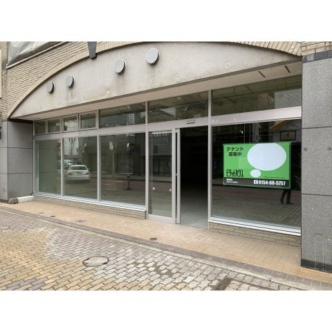 パステルパーク　路面店　240㎡（72坪）のエントランス