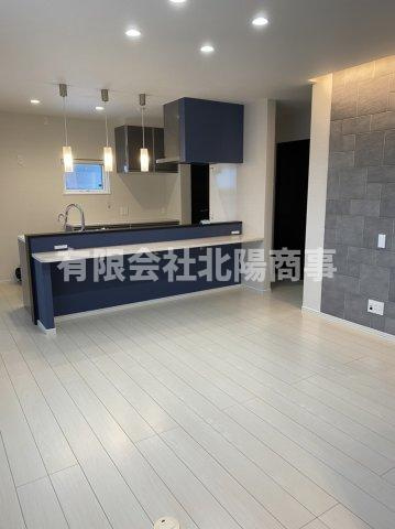 釧路町東陽西1丁目5　中古住宅の居間・リビング