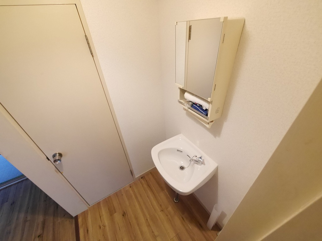 石上マンションの独立洗面台