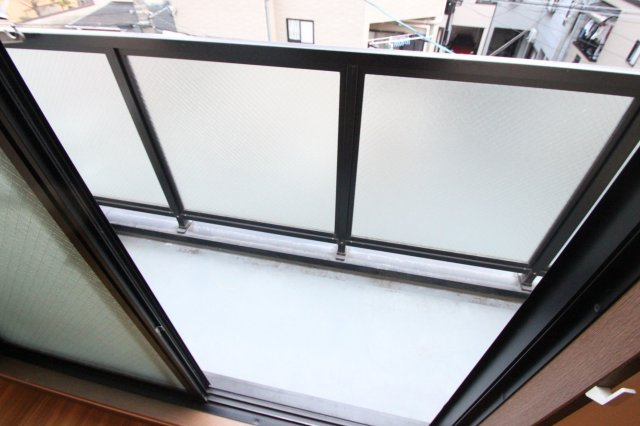 ＥＳＴ横沼　(近大　一人暮らし)のバルコニー