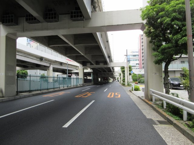 港区海岸３丁目の倉庫の周辺