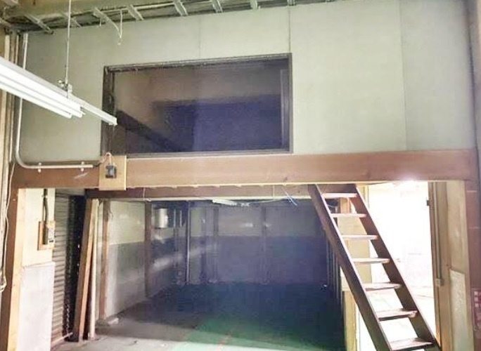 港区海岸３丁目の倉庫の内装