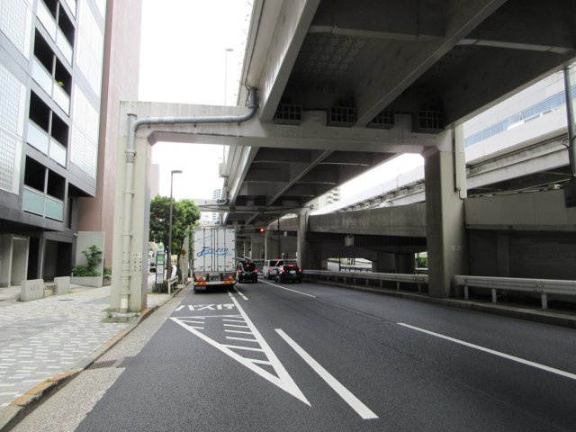 港区海岸３丁目の倉庫の周辺