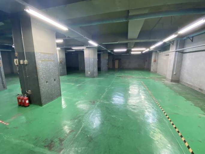 港区海岸３丁目の倉庫の内装
