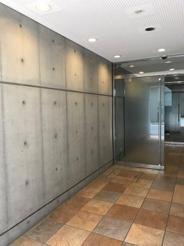 月村マンションNo.30のエントランス