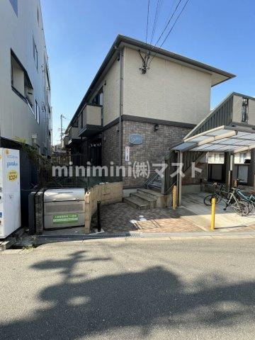 COZY岸里のエントランス