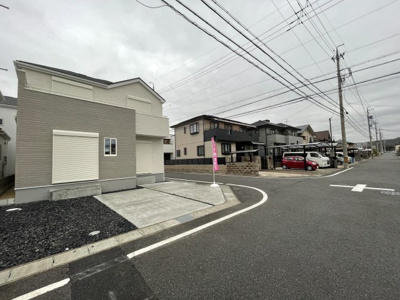 【外観】 | 守山区上志段味8期 全3棟　＜仲介手数料無料＞志段味東小・志段味中　新築一戸建て | 撮影
社長の村田です！
自らプレイヤーとして営業しています
長年の経験と実績から皆様により良いマイホーム購入のご提案をいたします。
住宅ローンの不安や購入後の不安等何でもご相談ください。