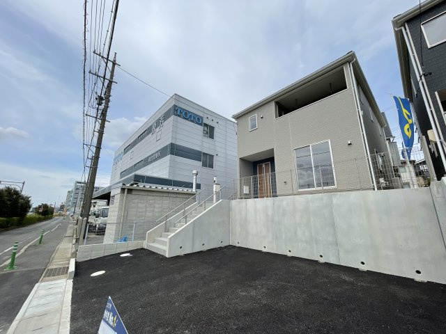 日進市藤塚　第３　全３棟　の外観|LINEから簡単お問合せ可能！
友達検索で@nqk7328tです！。
