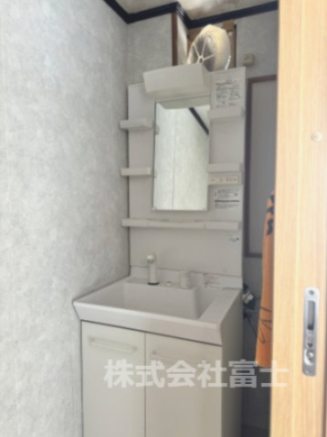 立神店舗の独立洗面台