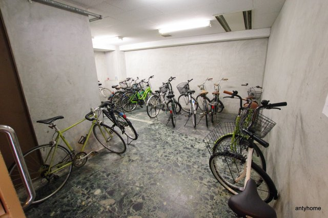 シャンクレール南堀江　仲介手数料無料の駐車場