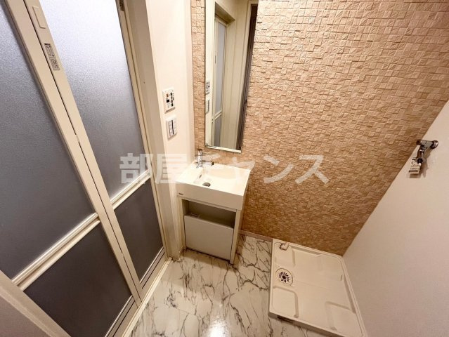 ラ・ヴィ・アン・ローズの独立洗面台