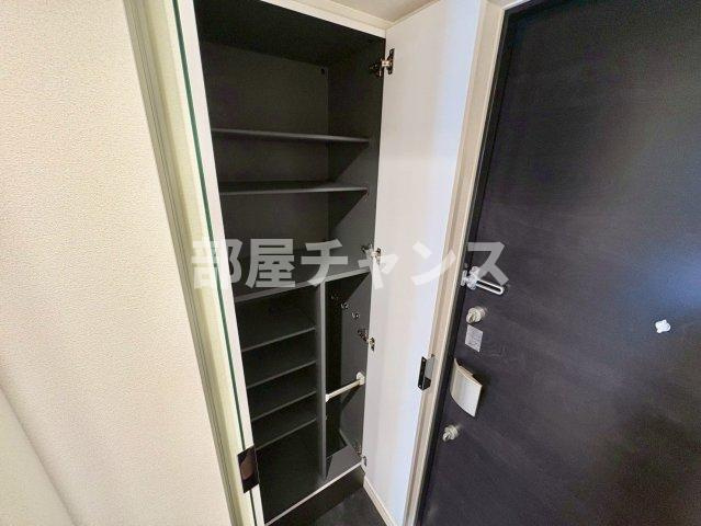 プレサンス ジェネ 新栄町駅前 葵の収納