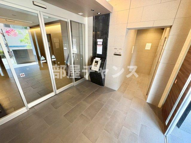 プレサンス ジェネ 新栄町駅前 葵のエントランス