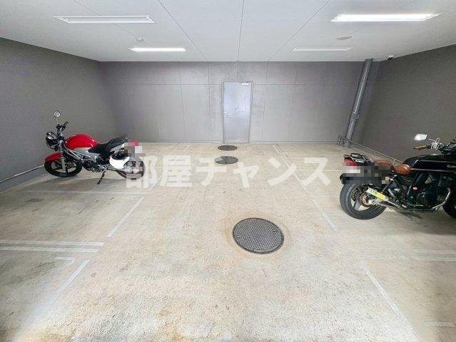プレサンス ジェネ 新栄町駅前 葵の駐車場