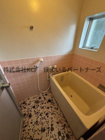 コーポ鹿田の浴室|日々の疲れを癒すお風呂付です