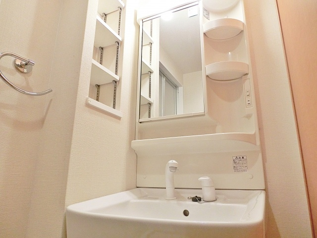 エステムコート難波Ⅱアレグリアの独立洗面台