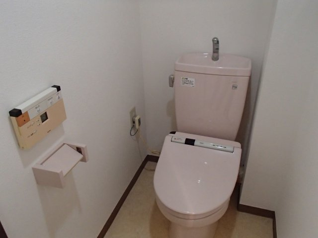 【トイレ】 | シャトー雅 | コンパクトで使いやすいトイレです