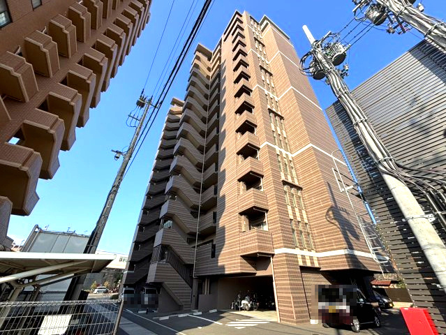 松山市岩崎町２丁目の中古マンションの外観