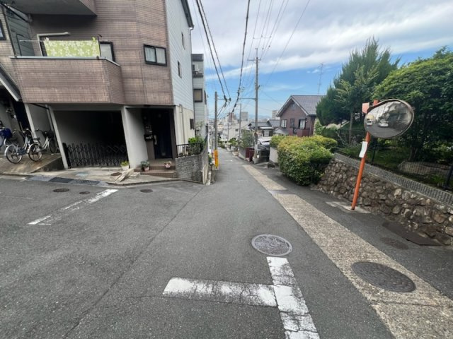 「建築条件付き土地」サンタウン野崎2丁目の前面道路含む現地写真|■♪♪