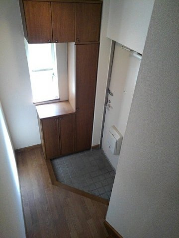 メゾンいかみＡの玄関|落ち着いた玄関です