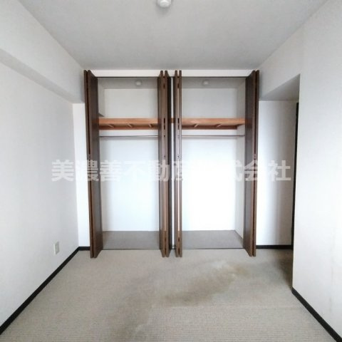 ６０４７１　ライオンズマンション岐阜則武の収納