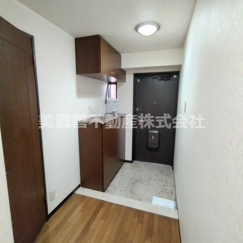 ６０４７１　ライオンズマンション岐阜則武の玄関