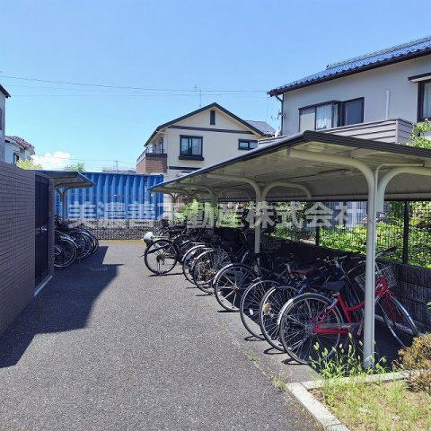 ６０４７１　ライオンズマンション岐阜則武の駐輪場