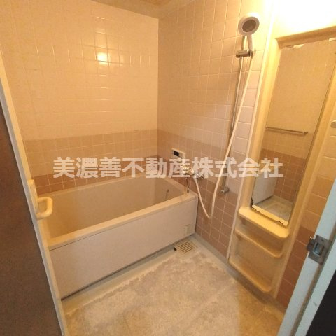 ６０４７１　ライオンズマンション岐阜則武の浴室