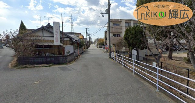 高砂市荒井町小松原1丁目　土地　A号地の周辺|前面道路は広々としておりますので、お車の運転が苦手な方でも安心ですね。