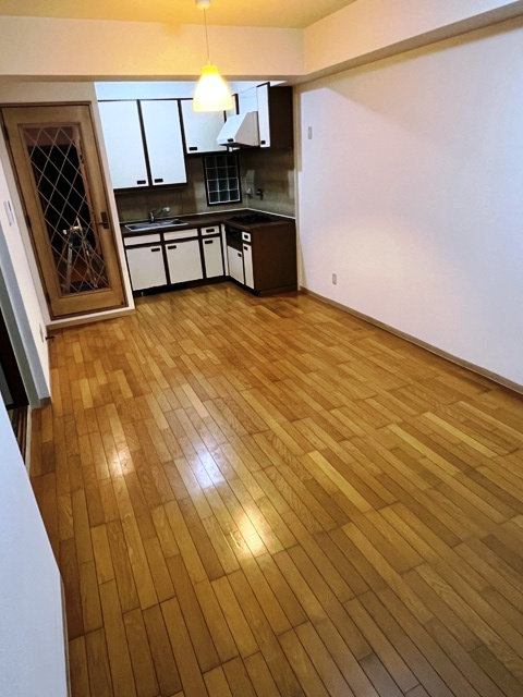 グランドメゾン六甲箕岡の居間・リビング|こちらの居間で趣味の時間をお楽しみください