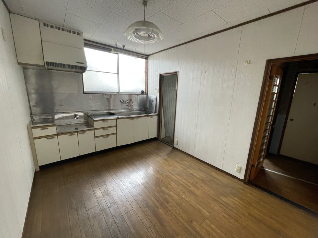 ６３４７３　岐阜市則武西中古戸建てのキッチン