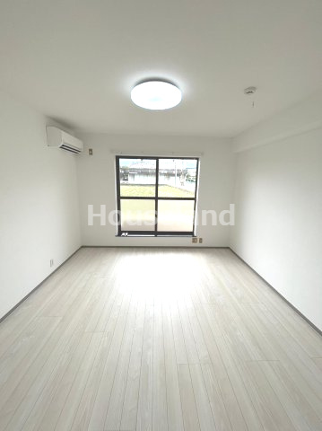 ルピナスかつらぎA棟の居間・リビング