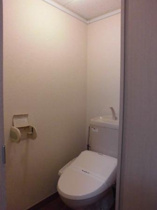 温水洗浄便座付きです。