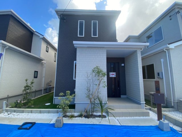 ハートフルタウンうるま市江洲　E号棟の外観