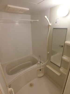 【浴室】 | シャルロット | 102の写真（間取反転タイプ：イメージ）