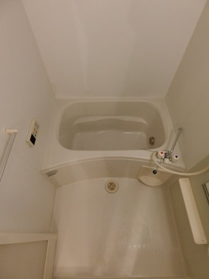 【浴室】 | シャルロット | 102の写真（間取反転タイプ：イメージ）