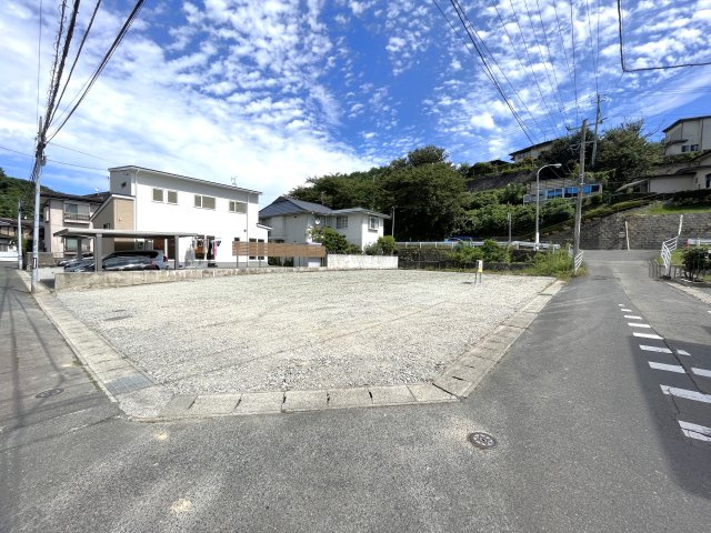 山岸118坪売地の外観|南西側からの写真。１１８坪の広さです。現地に行っていただくと、より広さを感じていただけると思います。
