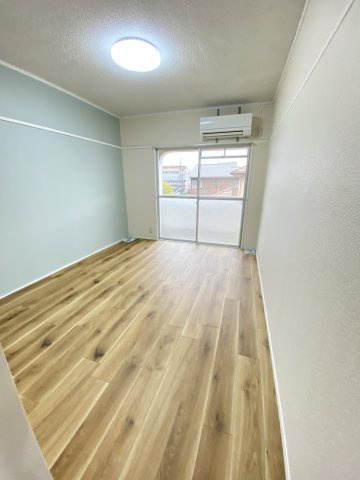 ブラウニーのその他|エアコン新品付き・照明もついてます