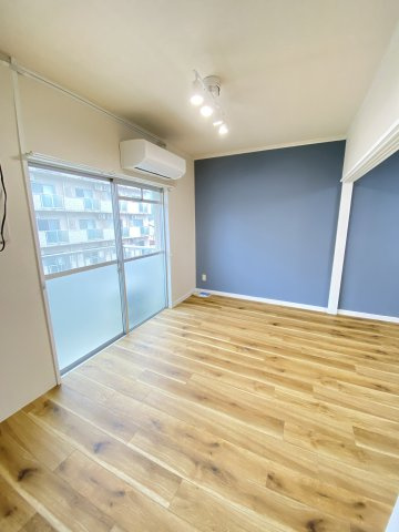 ブラウニーの内装|エアコン新品付き・照明もついてます