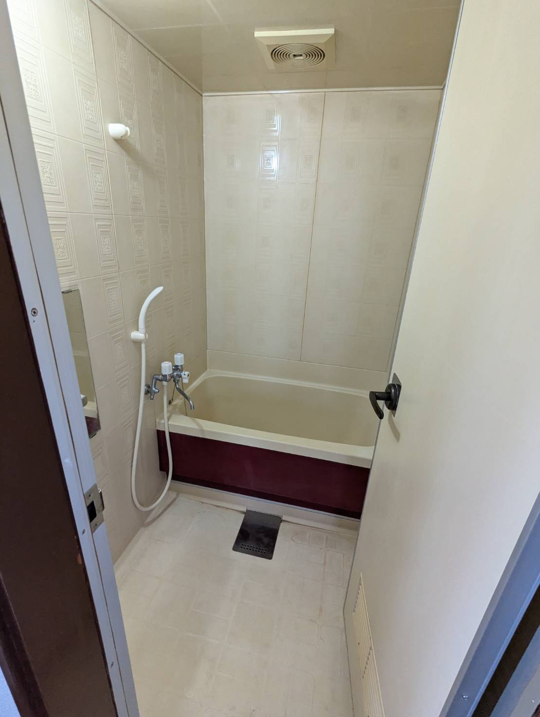 レイクサイドビューの浴室