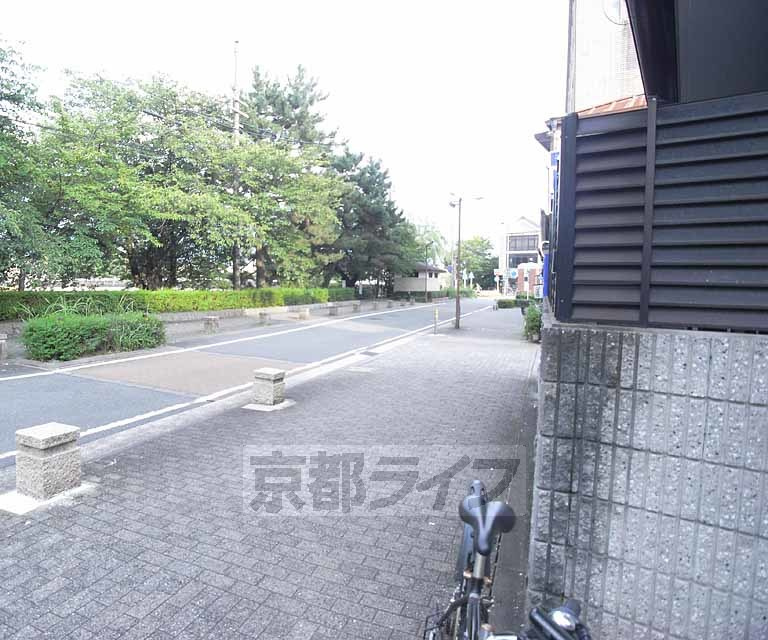 メイツサカソの駐車場