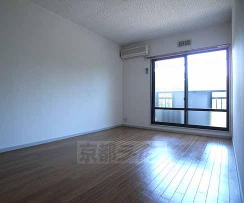 メイツサカソの居間・リビング