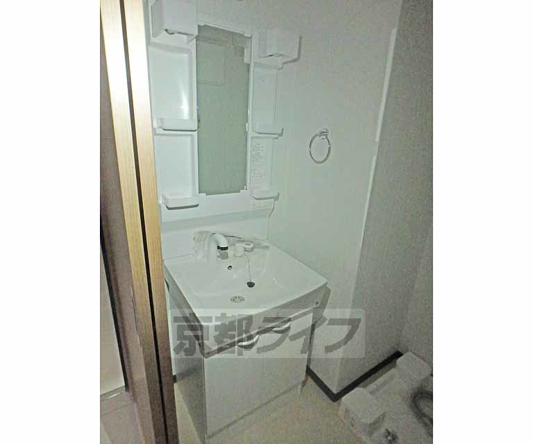 クオリエ京都堀川の洗面所