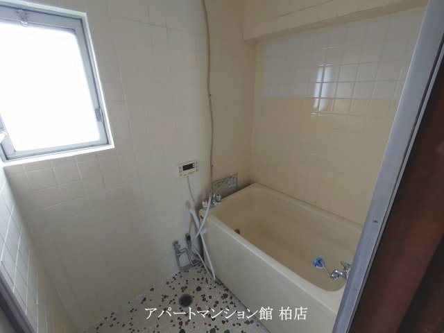 柏沼南台サンパワーA棟の浴室