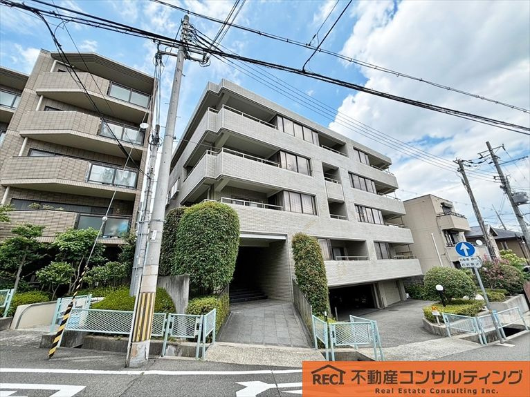 グラン・ドムール夙川の外観