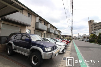 【駐車場】